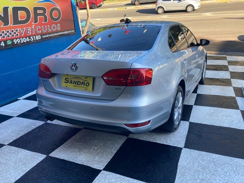 Imagem 3 de 10 de Volkswagen Jetta 2.0