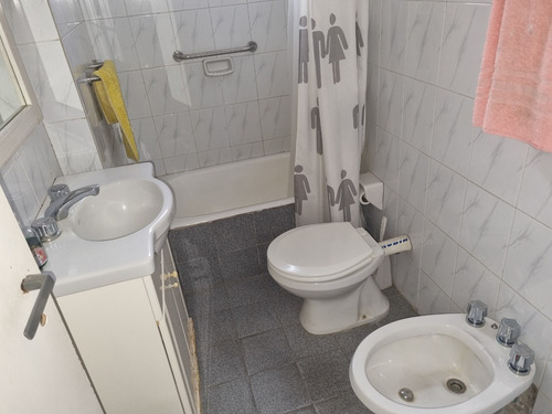 Imagen 11 de 15 de Departamento 3 Ambientes Con Gran Patio/ Ramos Mejía/ Céntrico