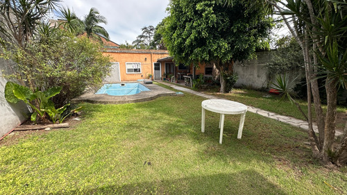 Casa En Venta De 4 Dormitorios C/ Cochera En El Palomar