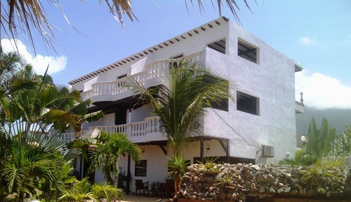 Imagen 14 de 15 de Excelente Oportunidad Casa/ Edificio Con Vista Al Mar Y Montaña. Total 8 Apartamentos Y 1000m2 Terreno. Venta Dueño Directo. Residencias (o Hotel) Uvas Del Mar.