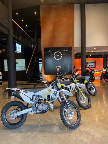 Imagen 25 de 25 de Husqvarna Te 300 I 2022 0km Stock Fisico Enduro