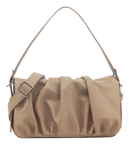 Bandolera Amayra Pu Solapa Pliegues Moda Urbana Color Camel C26303