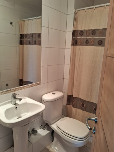 Departamento De Lujo En Sector Residencial: 2 Dormitorios, 2