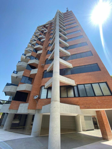 Apartamento En Venta En Altos De Guataparo, La Defense - At