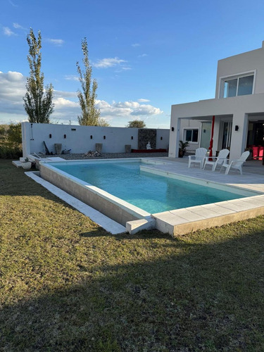 Venta Casa 3 Dormitorios En Arroyo De Los Patos