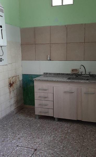 Imagen 2 de 14 de Depto. Tipo Casa. 2 Ambientes Al Frente.