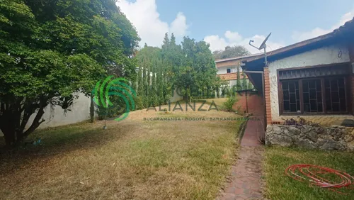 Casa En Venta En Lagos Del Cacique. Cod V61450