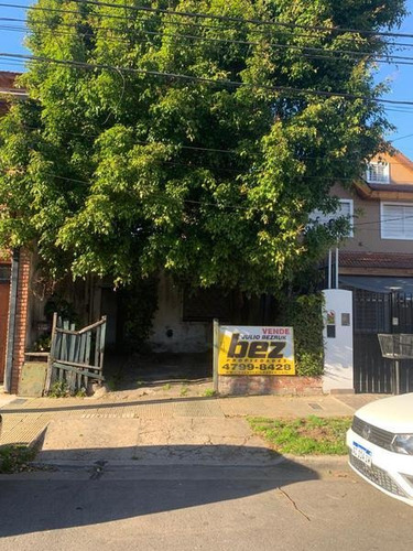 Imagen 1 de 3 de Casa En Olivos Para Refaccionar En Lote Propio