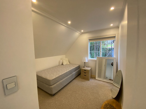 Casa De 3 Pisos De 350 M2, 6d 4b, Altos Del Cruces, Valdivia