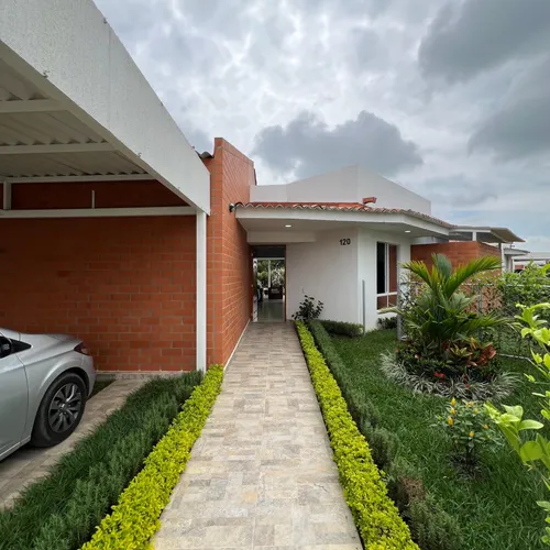 Casa En Arriendo En Vilas Verdes. Cod A8014639