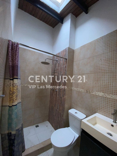 Encantador Townhouse En Venta (res)