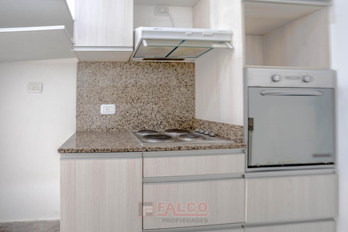 Yerbal 1800 Y Boyaca - Dpto - 2 Ambientes - Jardin C/parrilla
