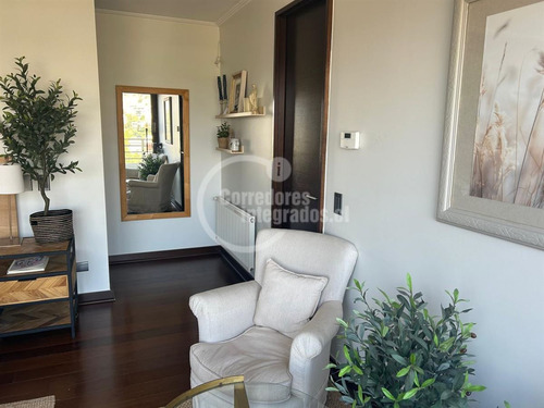 Casa En Venta De 4 Dorm. En Lo Barnechea Los Litres