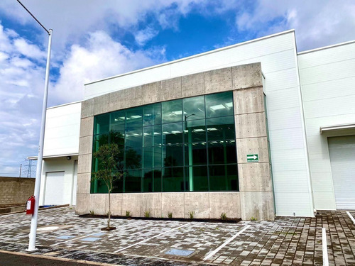 Renta Naves Industriales (455m2) | Parque Industrial | Carr. Qro Mex | $40mil