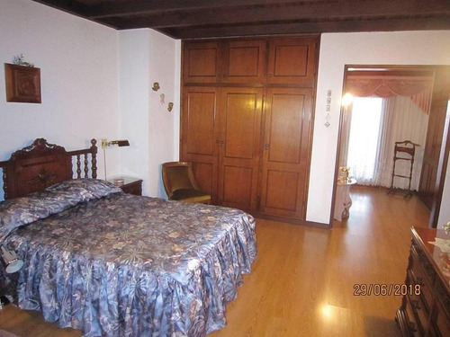 Imagen 11 de 14 de Chalet 4 Ambientes Con Cochera, Jardín Y Quincho