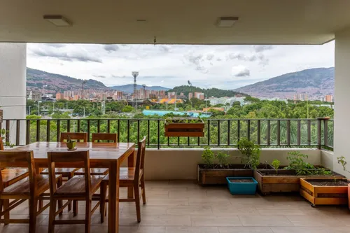 Apartamento En Venta En Laureles. Cod V16058