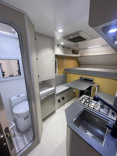 Camper Motorhome 4x4 Cabina Simple Equipado