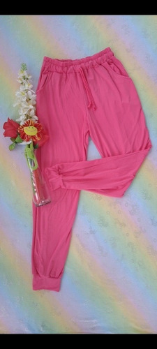 Imagen 4 de 8 de Joggers En Tela Microdurazno