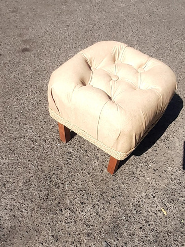 Puff Sillón Tapizado Con Patas De Madera Pouf