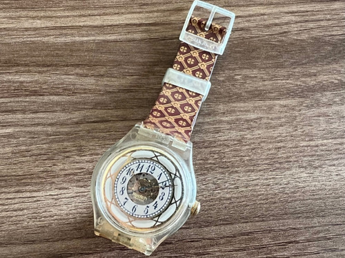 Swatch Automático Leia A Descrição Do Anúncio Marrom Sem Bisel Branco E Dourado (Usado)