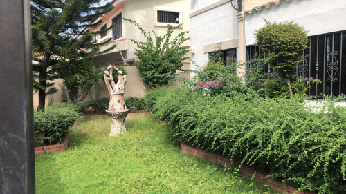 Alquilo Casa En La Castallena Para Viviendo O Negocio