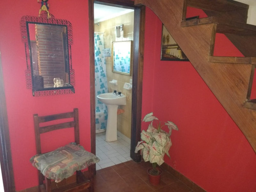 Casa (dúplex) 4amb, Muy Buena Ubicación, Zona Tranquila