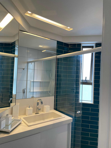 Apartamento Com Acabamento Em Alto Padrão.
