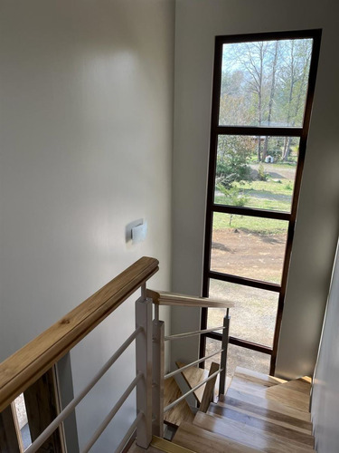 Casa En Arriendo De 4 Dorm. En Pucón