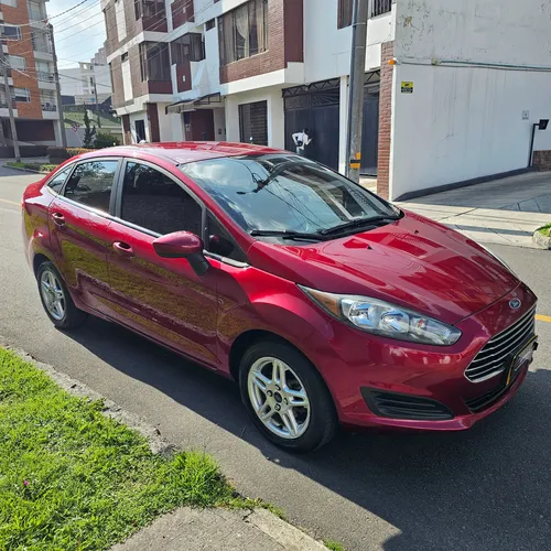 Ford Fiesta 1.6 sedan automático