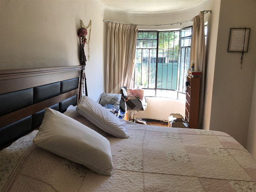 Casa En Venta De 5 Dorm. En Ñuñoa