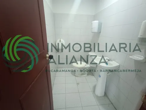 Local En Arriendo En Sector Comercial. Cod A17003