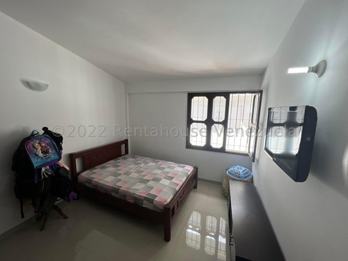 Imagen 19 de 30 de Casa En Venta, Santa Sofia, 500mts, Rah 23-9235