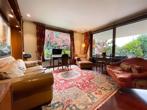 Casa En Venta De 6 Dorm. En Lo Barnechea