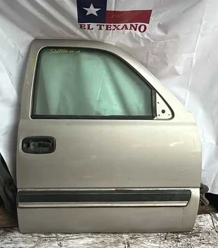 Puerta Delantera Derecha Silverado 2000 - 2007 Delantera Derecha Beige