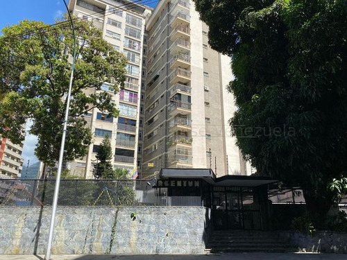 Apartamento Bello Y Amplio A La Venta En Los Palos Grandes #23-5610 Mn Caracas - Chacao