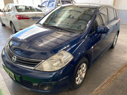 Ginza. Nissan Tiida 1.8 Visia 5p 2010
