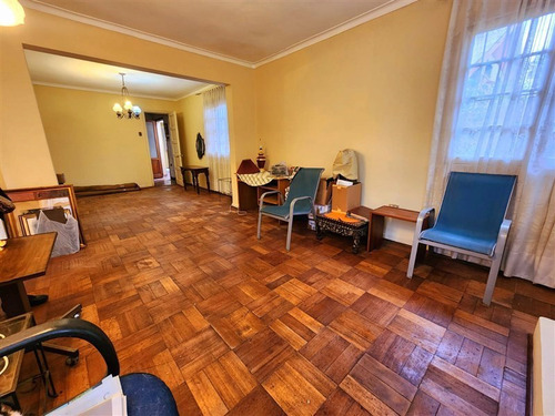 Casa En Venta De 5 Dormitorios En Ñuñoa