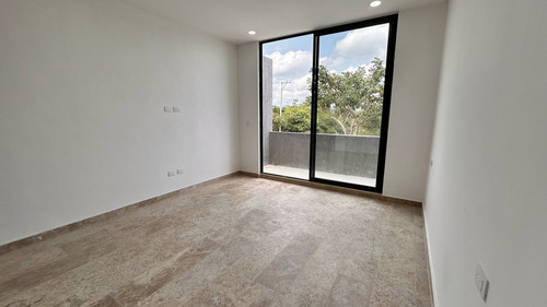 Villa Con Alberca, En Privada Residencial En Venta En Temozón Norte, Mérida