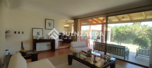 Casa 6d 4b - 307 M2 - Sector Las Pircas Peñalolén