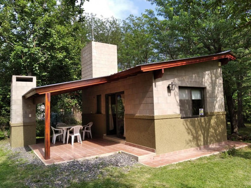 Casa En Venta - 2 Dormitorios 1 Baño - 2.200mts2 - Unquillo, Córdoba