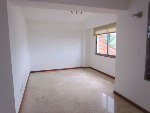 Imagen 6 de 18 de Vendo/alquiler Apto 130m2 2h/3b/3p Mirador Los Campitos 7220