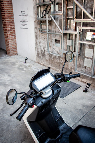 Imagen 12 de 15 de Moto Electrica Scooter Nuuv Ngt Bosch Litio Panasonic