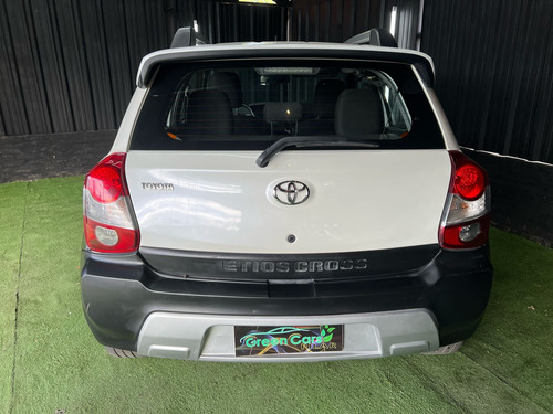 Toyota Etios 1.5 Cross