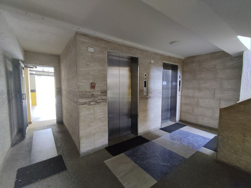 Imagen 23 de 24 de Gabriela Giron Vende Apartamento En Naguangua, Res. Mirabella Ata-908
