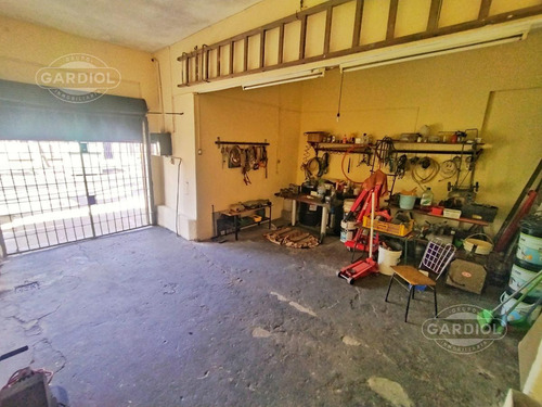 Venta De Casa 3 Dormitorios Con Garaje - Reducto