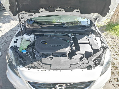 Volvo V40 T4 R Design Mec
