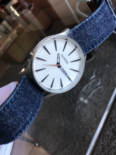 Reloj Nixon A1051540 Sentry Leather Dark Denim / Cream