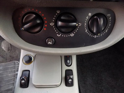 Renault Clio Clio Sedan 1.0 Expression 4p Manual