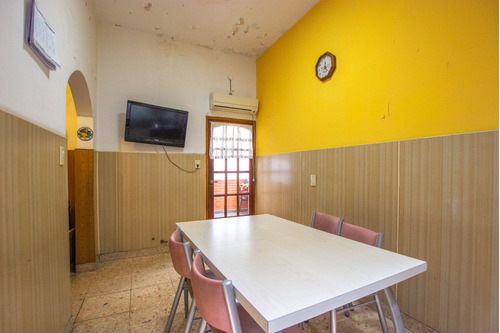 Imagen 14 de 30 de Venta Casa Lote Propio 7 Ambientes En Pompeya
