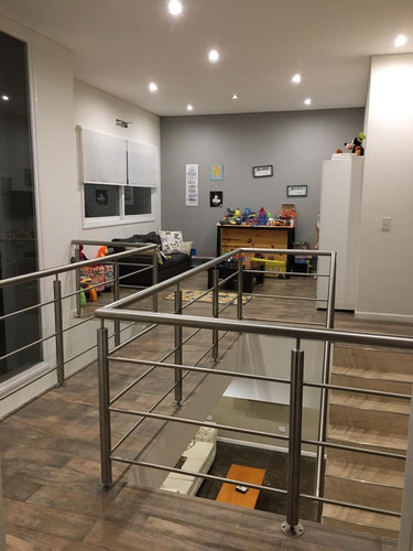 Imponente Casa De 320 M2 Gran Diseño En Puertos Vistas